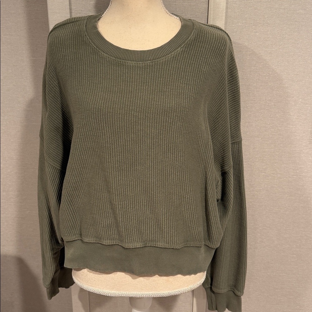 Aerie Army Green Cropped Sweatshirt size Large